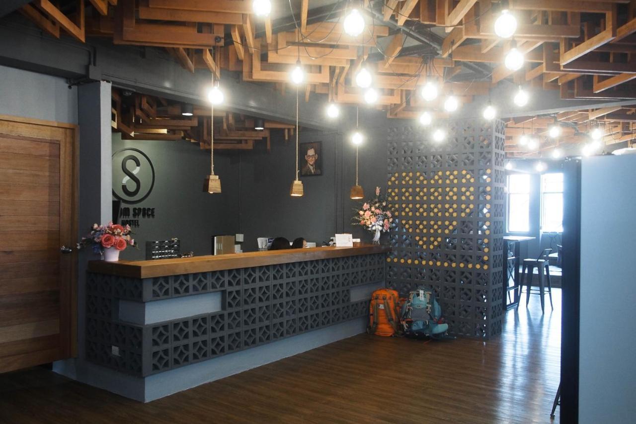 Silom Space Hostel Bangkok Luaran gambar