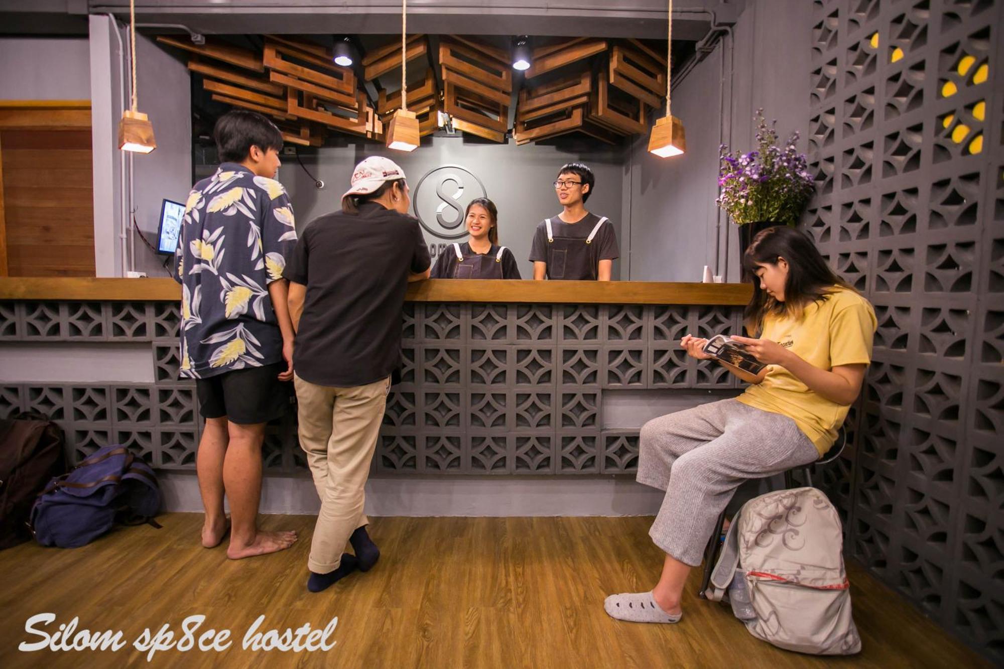 Silom Space Hostel Bangkok Luaran gambar
