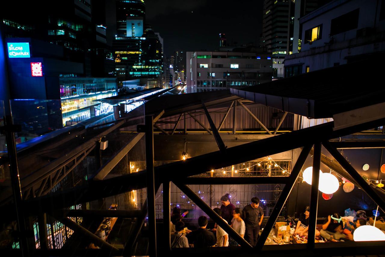 Silom Space Hostel Bangkok Luaran gambar