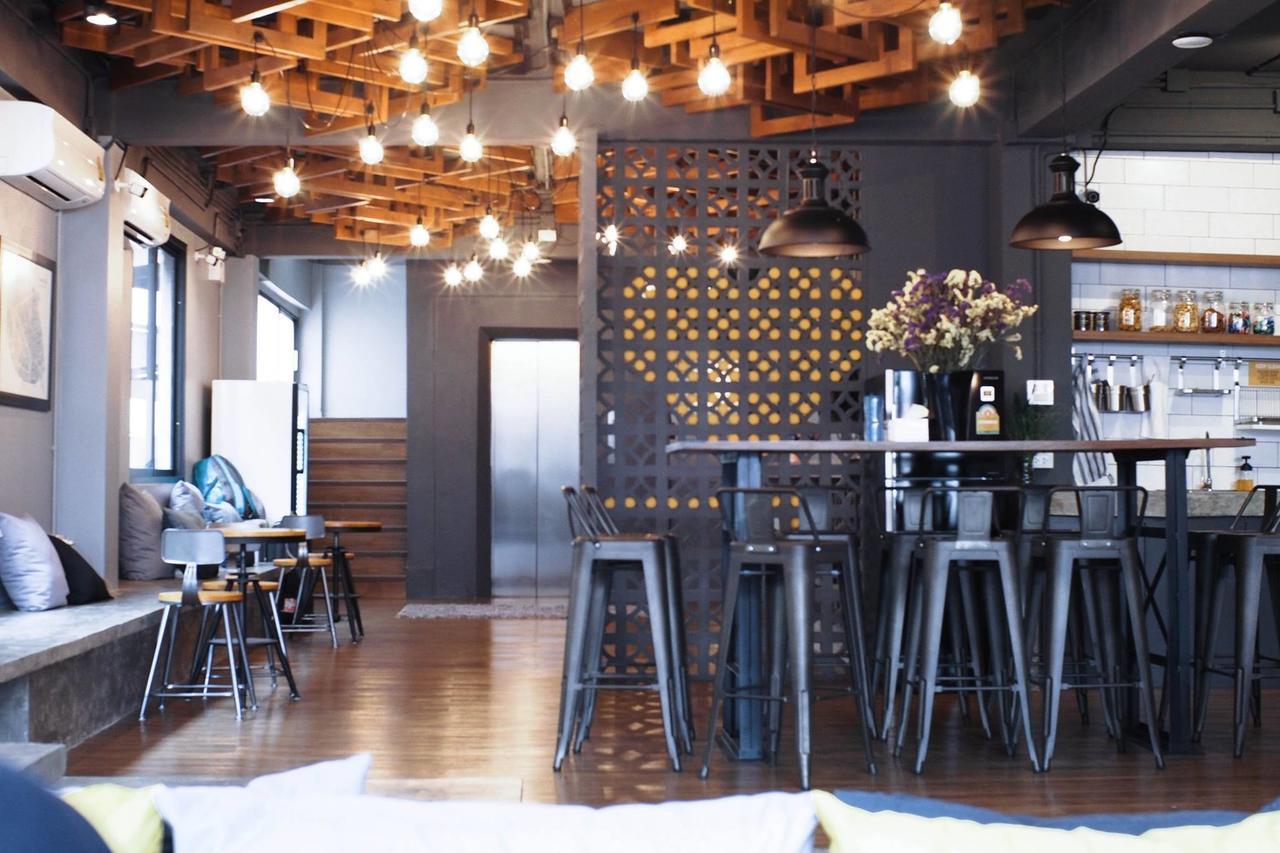 Silom Space Hostel Bangkok Luaran gambar