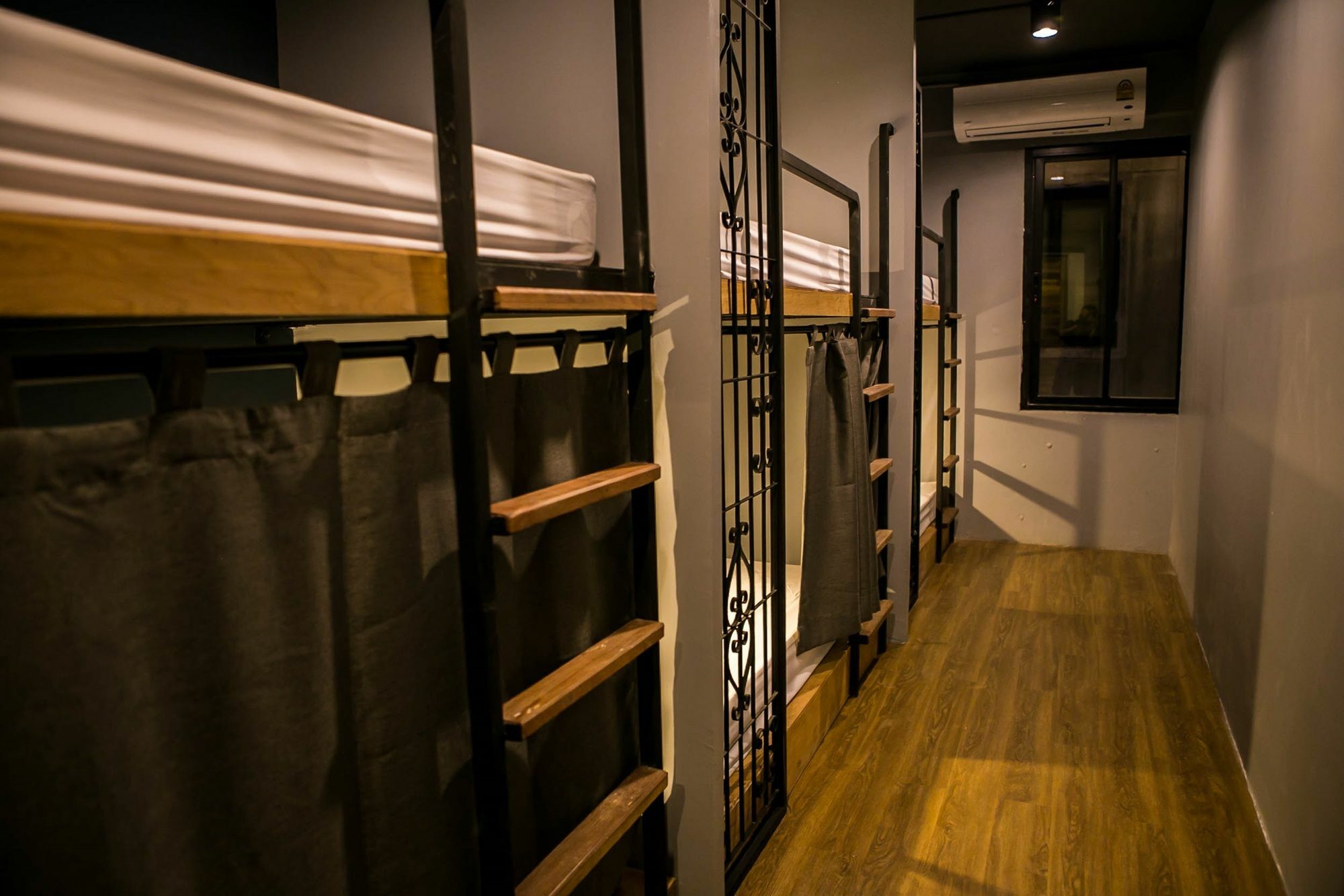 Silom Space Hostel Bangkok Luaran gambar