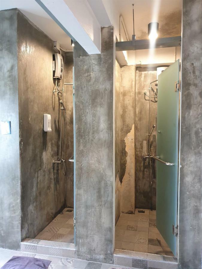 Silom Space Hostel Bangkok Luaran gambar
